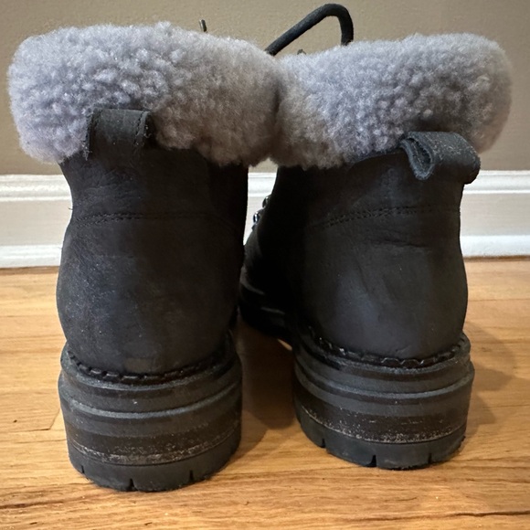 MGemi black, alpine buckskin leather boot. Lace up-front, shearling at ankle. - Picture 5 of 7